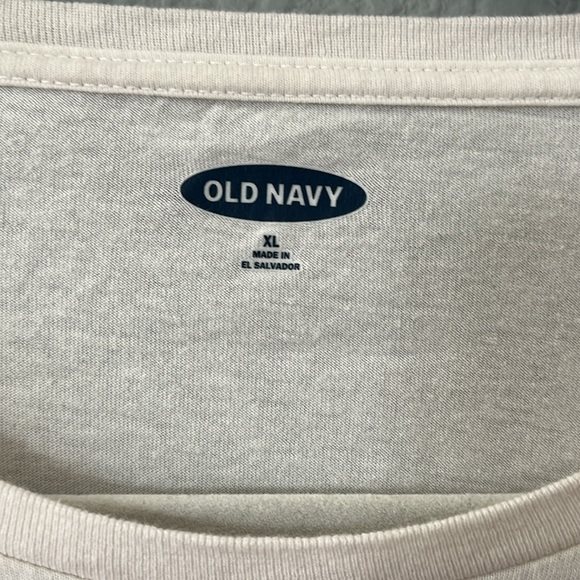 Marvel Old Navy Captain Marvel graphic T-shirt, women’s size XL, EUC - Picture 3 of 6